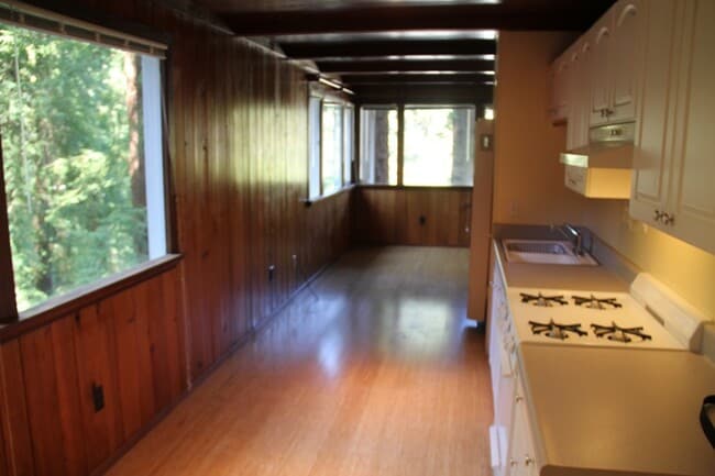 Building Photo - 87 Ethel Ave