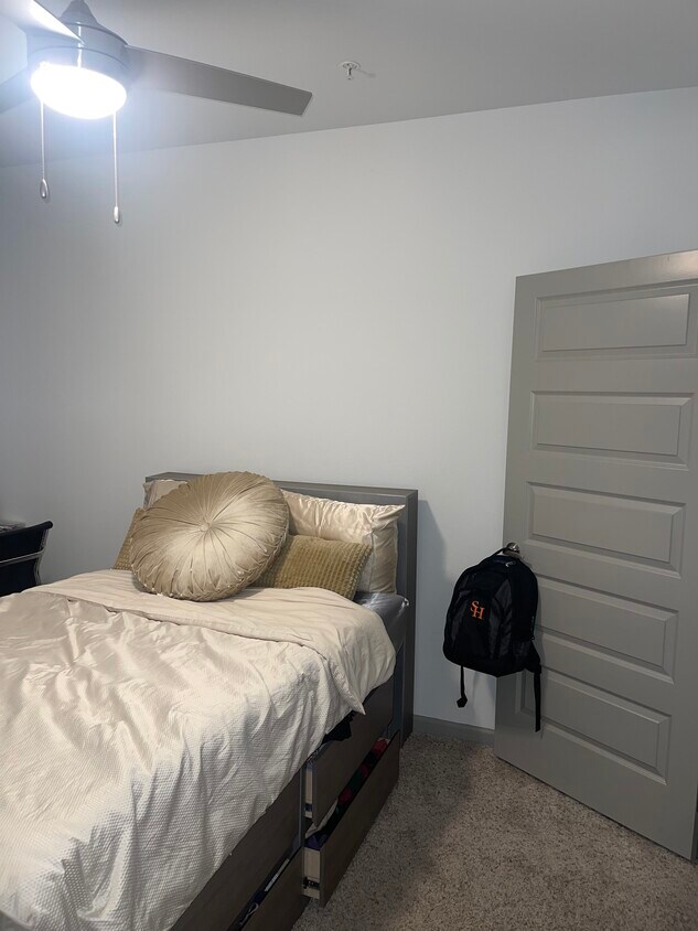 Bedroom space - 2309 Lake Rd
