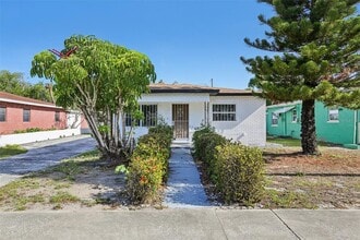Building Photo - 1911 22nd Ave S