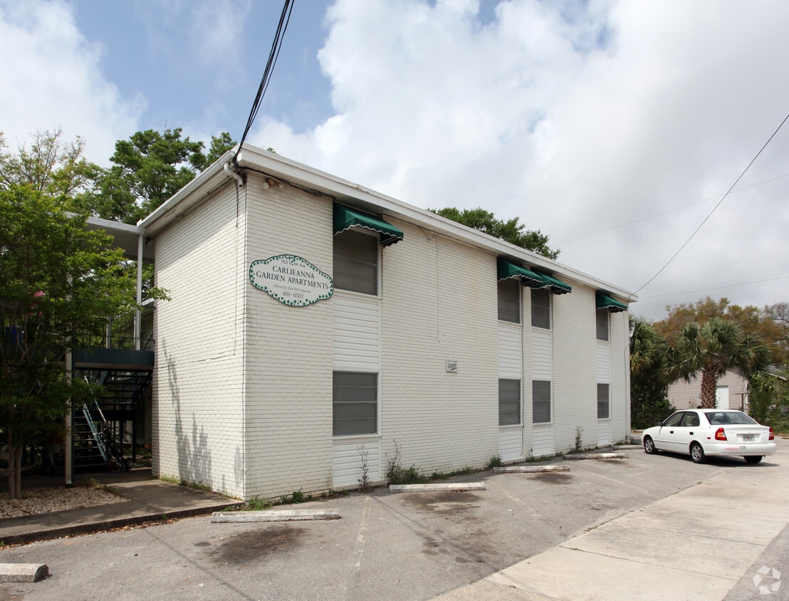 Building Photo - Carlieanna Garden Apartments