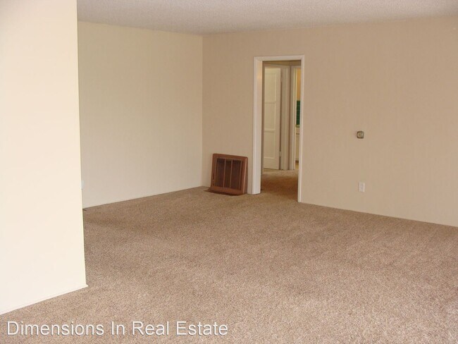 Building Photo - 3 br, 2 bath House - 4205 East Overlook Dr.