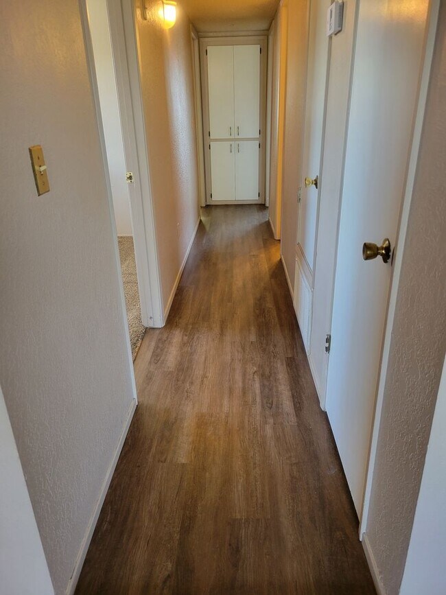 Foto del edificio - Apply Now!