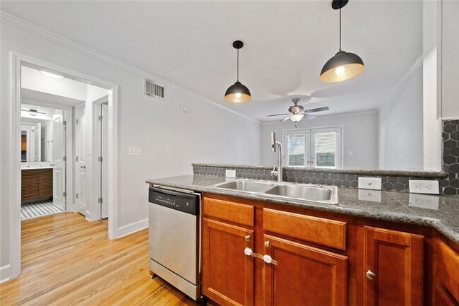 Foto del edificio - 48 Peachtree Ave NE