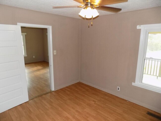 Foto del edificio - 440 County Road 850