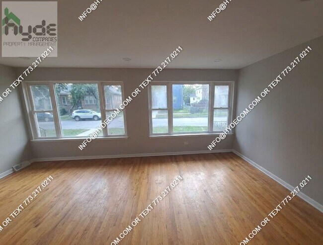 Building Photo - 8922 S Lowe Ave