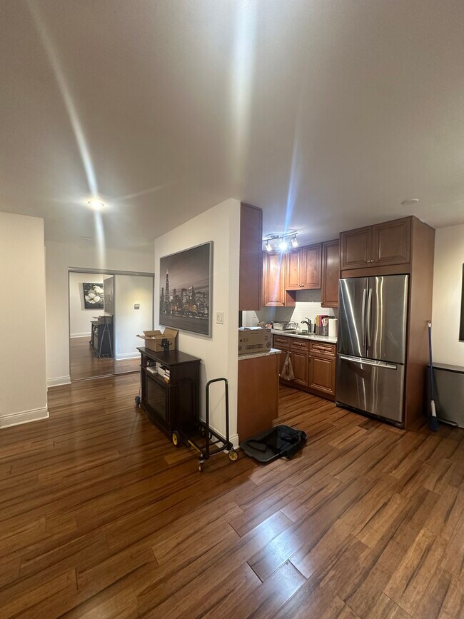 Foto del edificio - 8923 Knight Ave