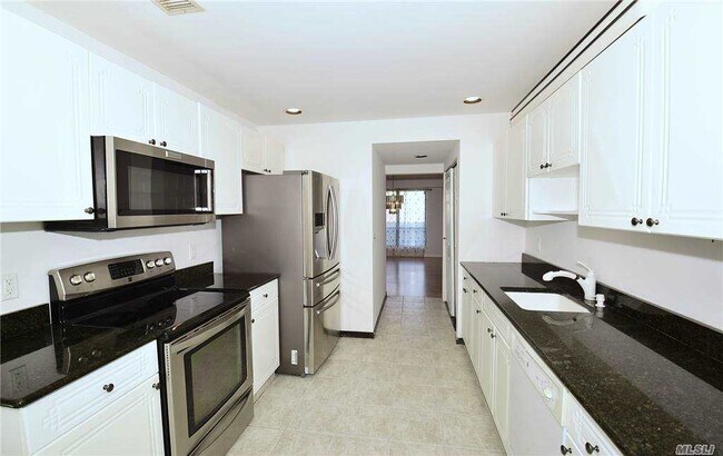 Foto del edificio - 194 Pond View Ln