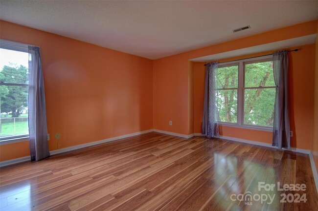Building Photo - 6217 Rosecroft Dr