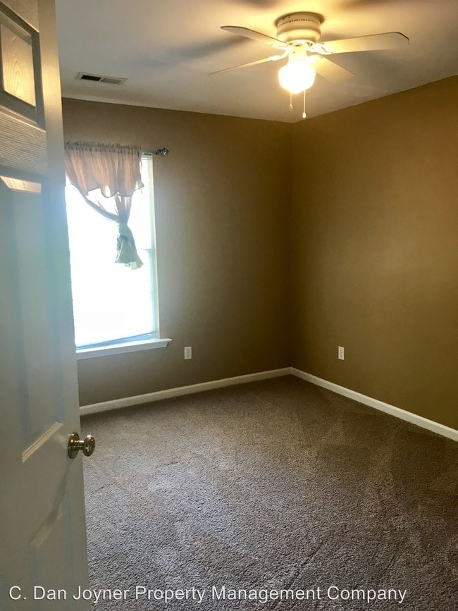 Building Photo - 3 br, 2.5 bath House - 731 Rock Hill Ct.