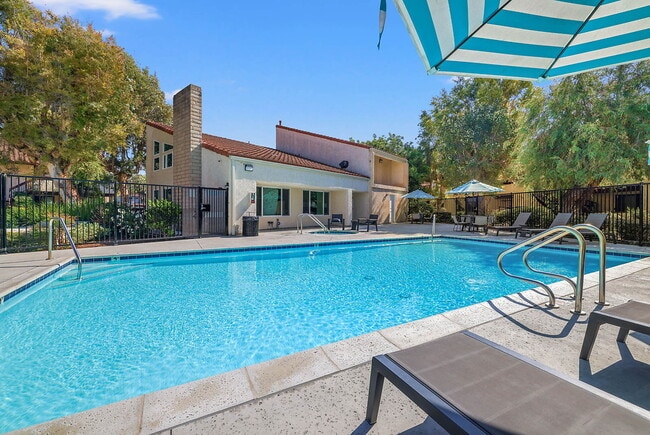 Building Photo - Camarillo Oaks