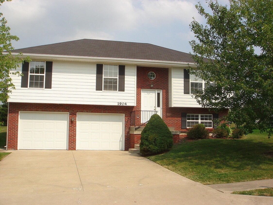 Primary Photo - 1904 Mayberry Dr