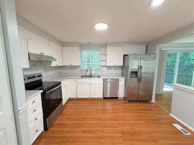 Building Photo - 4421 Hopkins Lake Dr NW