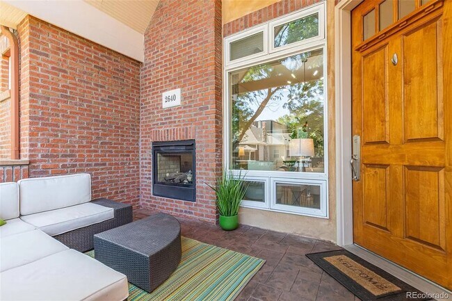 Foto del edificio - Exquisite Denver Highlands Fourplex