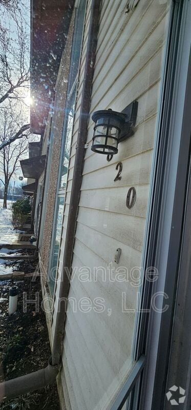 Building Photo - 820 N 70th St