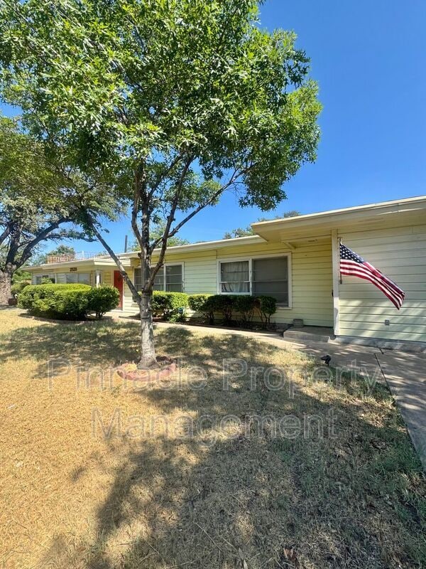 Primary Photo - 2528 W Avenue N