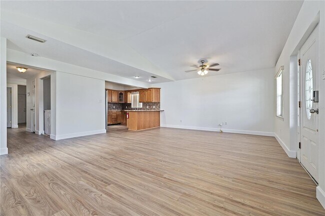 Foto del edificio - 113 W Gladys St