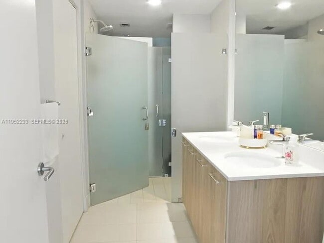 Building Photo - 501 NE 31st St