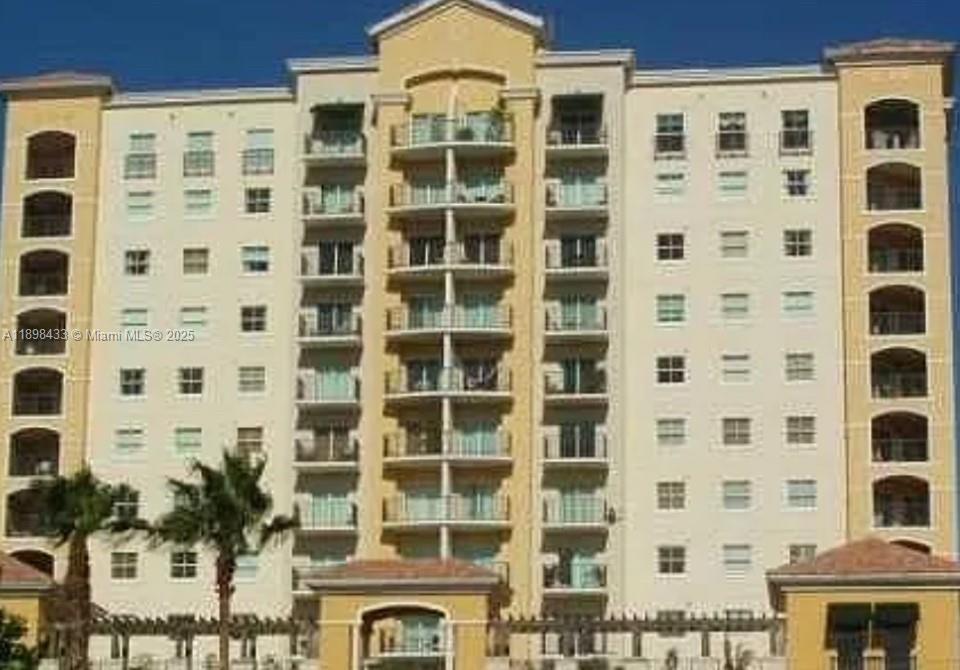 Foto principal - 1627 SW 37th Ave