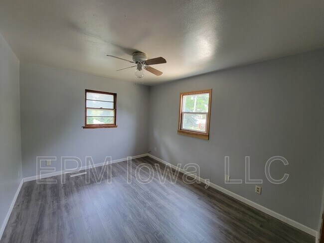 Building Photo - 228-1/2 Hammond Ave