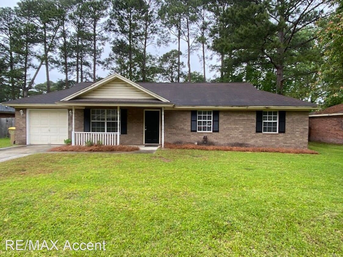 3 br, 2 bath House 128 John Glenn Dr. House Rental in Rincon, GA