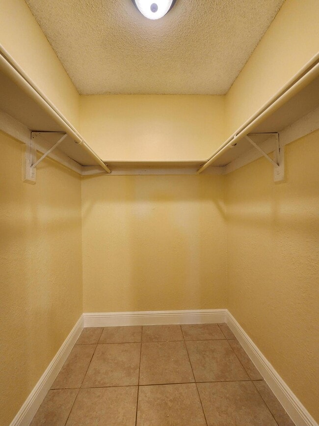 Building Photo - 4471 SW 54th Ct