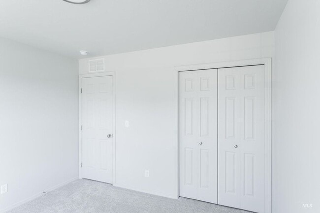 Building Photo - Beautiful Home with Bonus Room!