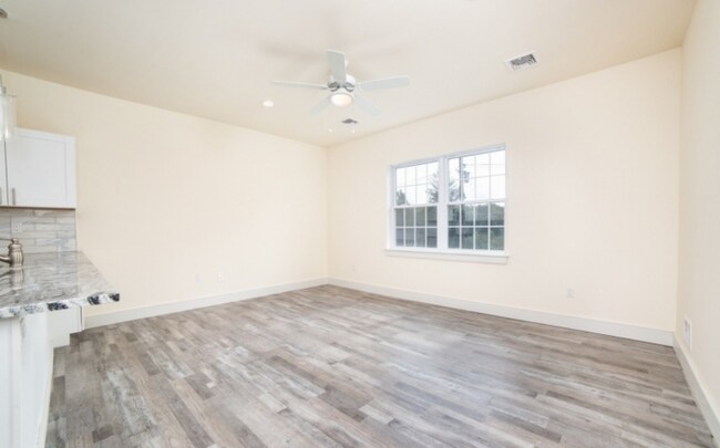 Foto del edificio - 5669 Berkshire Valley Rd