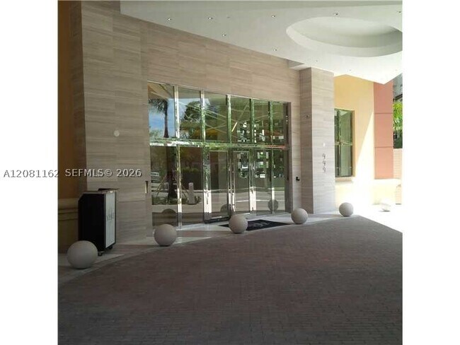 Foto del edificio - 999 SW 1st Ave