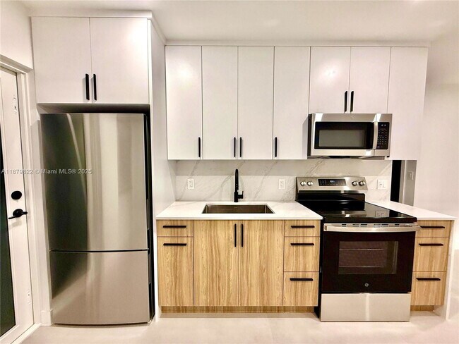 Foto del edificio - 5700 NW 8th Ave