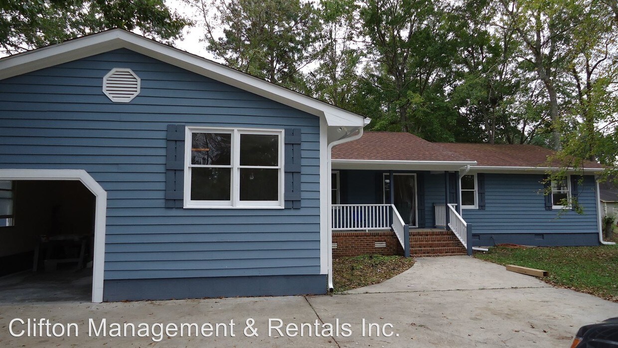 Primary Photo - 502 Stately Pines Rd