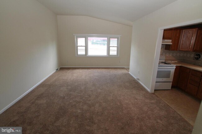 Building Photo - 564 Hulmeville Ave