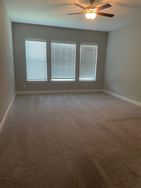 Foto del edificio - 5831 Turquoise Hl Ln