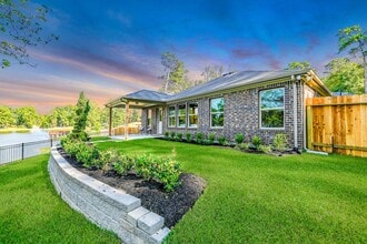 Building Photo - 106 Elm