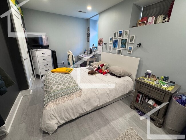 Building Photo - Elevated Luxury Apt near T in Washington Sq Brookline w Laundry in Unit, NO FEE, YT Video Tour Av...