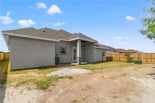 Foto del edificio - 13 E La Pointe Ave