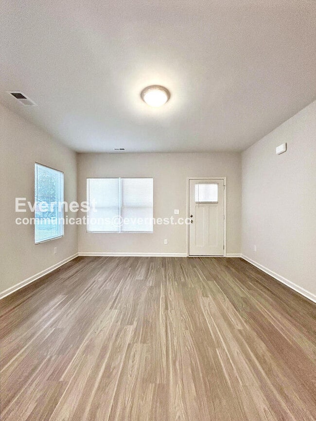 Building Photo - 310 N Correll St