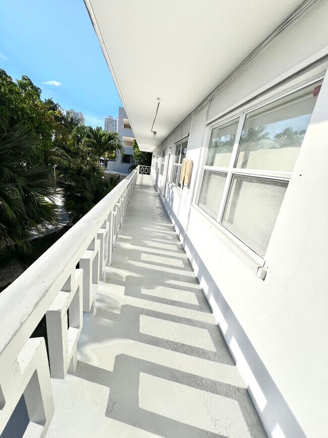 Building Photo - 467 Golden Isles Dr