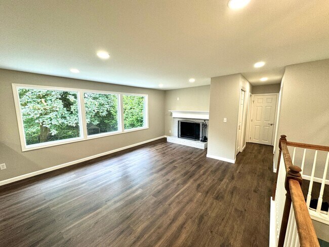 Foto del edificio - Seattle Gem: Modern 4-Bedroom Home with Lu...