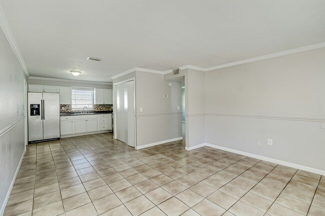 Foto del edificio - 8727 N 50th St