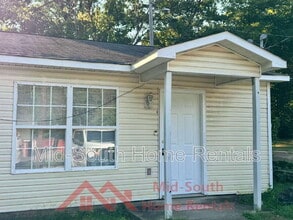 Building Photo - 39 Labelle St