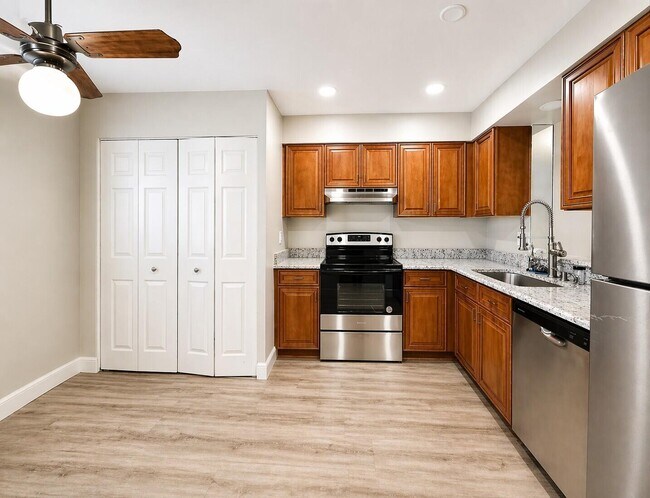 Foto del edificio - 370 NW 76th Ave