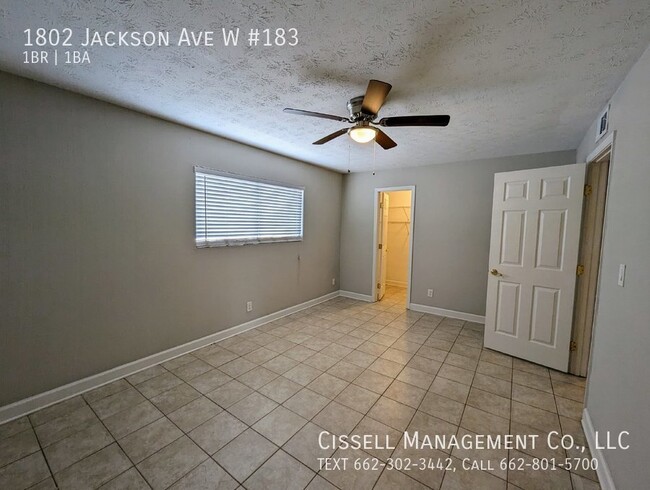 Building Photo - 1802 Jackson Ave W #183