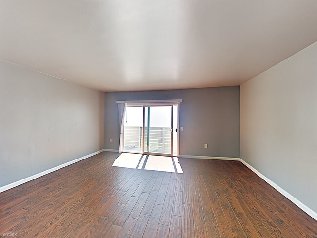 Building Photo - Studio, 1 bath  - 1973 Apple St Apt 24