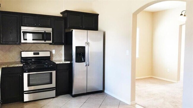 Foto del edificio - 14207 Silver Point Ave