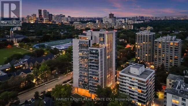 Building Photo - 215 Lonsdale Rd