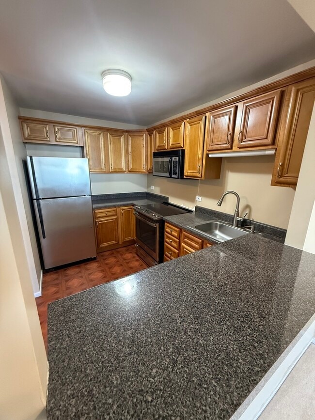 Building Photo - 1000 N State St