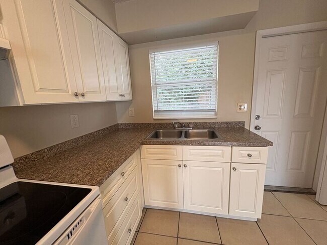 Foto del edificio - 849 Ave O SW