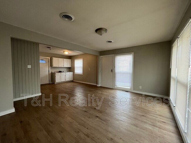 Building Photo - 4531 Bertrand Rd