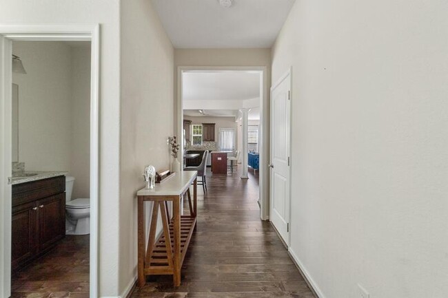 Foto del edificio - 837 Turtle Dove Ct
