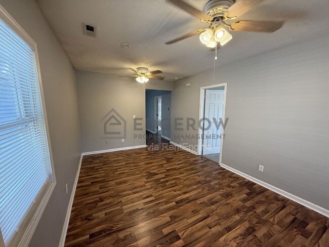 Foto del edificio - 1323 Broadway Ave NW